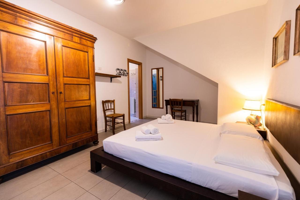 Theo'S Rooms Olbia Eksteriør billede